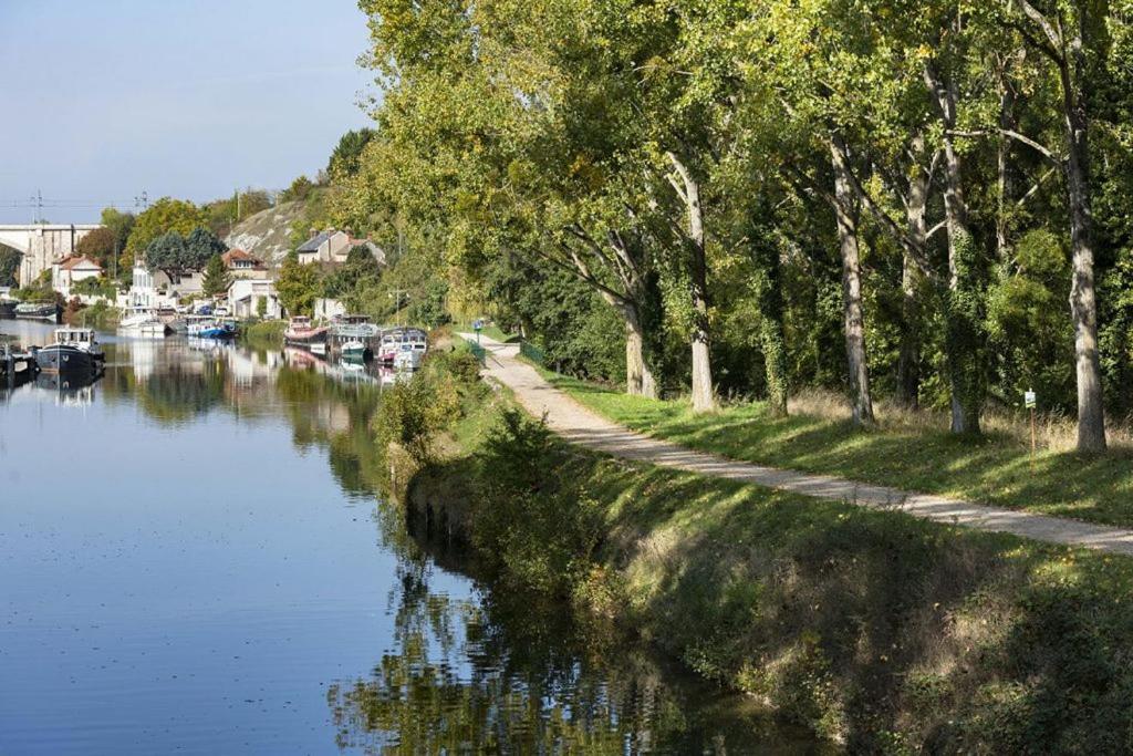 Appartement Atelier d'Art - vue panoramique à Moret-sur-Loing Extérieur photo